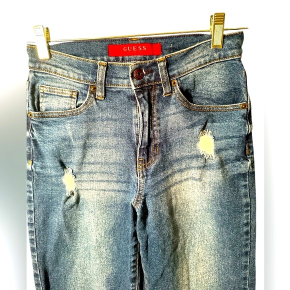 Guess Jeans, Mom’s Slightly Distressed Style - Picture 5 of 6